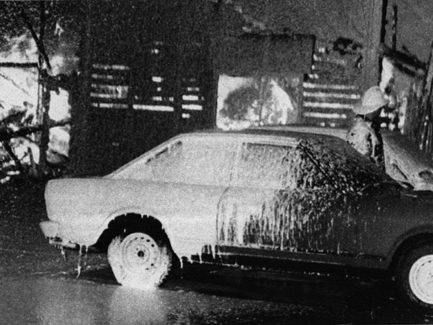 8 entreprises en feu 320 hommes mobilisés terrible nuit à Meyrin: en renfort à Meyrin le 18 juillet 1975